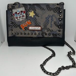 Nicole Lee USA Fun Chain Crossbody Black Gray Bag‎ Purse